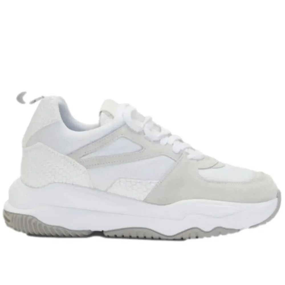P448 Women's Bambi Sneakers in White Size 7 EUR 37 NEW NIB